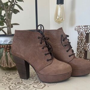 Steve Madden Brown Lace-Up Ankle Boots